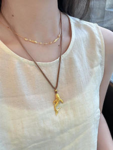 Traditional Woven Gold Carp Pendant Necklace Womens High-End Sensation Year round Fish Luxury Sweater Clasp Chain Jewelry
