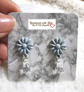 [D.T.C Crystals] Alloy Flower Earstuds with Swarovski Crystals.