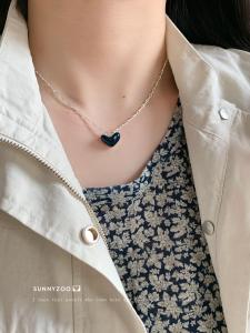 Deep Blue Heart Shaped Necklace SUNNYZOO Korean Style Fashion Jewelry Versatile Alloy Pendant Womens Lockbone Chain Accessory