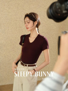 Acetate Wool U-Neck Square Shoulder Slim Fitting Neckline Showing Tee