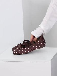 Hotwind | Giày Nữ Kiểu Ballet Đục Lỗ Dây Thấp