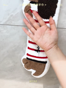 จัดส่งจากกรุงเทพฯคาปิบาร่า ผ้าเช็ดมือแบบแขวน เนื้อกำมะหยี่ ลายการ์ตูน ซับน้ำดีเยี่ยม ใช้เช็ดอเนกประสงค์ใช้ได้ทั้งในครัวและห้องน้ำ