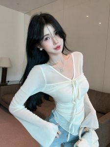 GUZILIAN | เสื้อยืดผู้หญิงสไตล์เกาหลีแขนสั้นทรงเข้ารูปพร้อมโบว์เน็ทบางเซ็กซี่ดีไซน์ฤดูใบไม้ผลิและฤดูใบไม้ร่วง