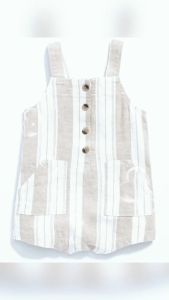 Old Navy Baby Romper With Buttons: A Comfortable Outfit for 18 to 24 Month Olds