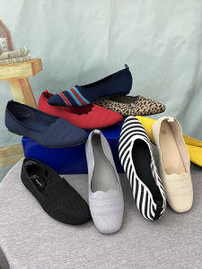 รองเท้าส้นแบนทรงเจ้าหญิงสไตล์ยุโรปสำหรับผู้หญิงไซส์ใหญ่ รองเท้าแฟชั่นแบบสวมสบาย ส่วนบนทำจากผ้าถัก ทรงหัวมน ส้นเตี้ย รองเท้าคุณแม่