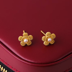 Chow Sang Sang 周生生 999.9 24K Gold Dainty Gold Blossom Bellflower Pearl Stud Earrings for Women 95734E