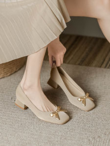 สีนู้ด รองเท้าส้นสูงส้นหนาสี ผู้หญิง 3 ซม. หัวเหลี่ยมปมผีเสื้อสไตล์เลดี้สําหรับกระโปรงสีอ่อน หลากหลาย ฤดูใบไม้ผลิ ฤดูใบไม้ร่วง รองเท้าเดี่ยว