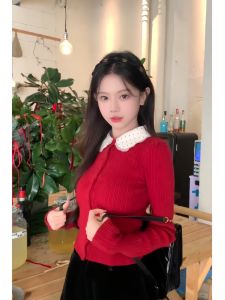 เสื้อสเวตเตอร์ถักสีแดงสำหรับผู้หญิง เสื้อสั้นลายจุด คอตุ๊กตา แขนยาว ทรงเข้ารูป สไตล์เกาหลี แฟชั่นฤดูใบไม้ผลิและฤดูใบไม้ร่วง