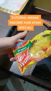 Indomie Kuah Kari Ayam Bawang Goreng Lebih Banyak