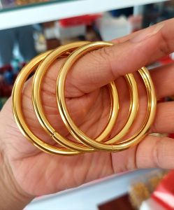 Lắc tay nữ trơn tròn xi mạ vàng cao cấp mang lại May Mắn Tài Lộc cho nữ