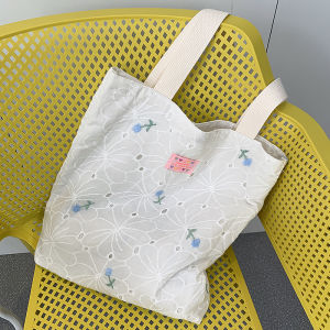 ปักผ้าใบ Tote กระเป๋าผู้หญิงต้นฉบับขนาดเล็กสด Artistic Fairy College สไตล์ไหล่เดี่ยว Satchel ฤดูร้อนใหม่มาถึง