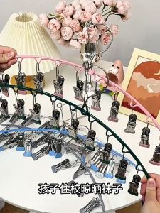 FILED GREEN🌈ไม้แขวนหนีบผ้าพร้อมตะขอล๊อค ไม่แขวนแบบหนีบ ตัวหนีบเคลือบซิลิโคนกันลื่น 10 ตัวหนีบ