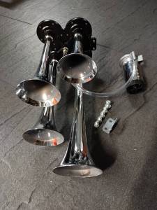 แตรลมไฟฟ้า 4ปาก ใช้ไฟ12v แบบไม่ต้องใช้ถังลม ดังลั่นๆ