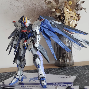 Mô Hình Lắp Ráp GUNDAM HGGundam