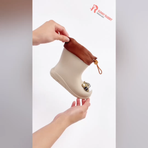 Sepatu Boots Anti Air Anak Tema Ceria Astronot & Unicorn B477