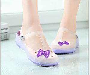 ผู้หญิง ฤดูร้อน รองเท้าแบบสวมเปลี่ยนสีเยลลี่รองเท้าแตะชายหาดด้านล่างแบน กันลื่น Mules M Mary Jane Flats ระบายอากาศได้ดี Footbed