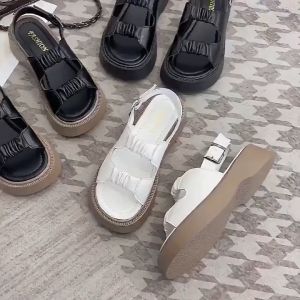 [ส่งเร็วพิเศษ!] รองเท้าแตะหญิง รองเท้าแตะ รองเท้ารัดส้น รองเท้าแตะนุ่ม รองเท้าเสริมส้น ส่งจากไทย