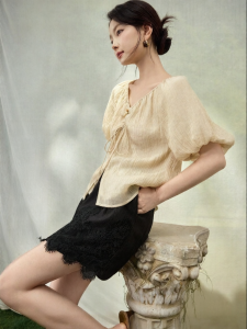 SUSHE | French Vintage Lace Pearl Drawstring V-Neck Puff Sleeves Textured Blouse