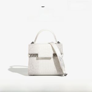 กระเป๋าหนังแท้ LMK สำหรับผู้หญิง กระเป๋าสะพายข้างแบบสะพายข้าง กระเป๋าถือทรงสี่เหลี่ยมเล็ก สไตล์ลำลอง วัสดุหนังวัว