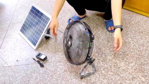 Quạt Tích Điện Năng Lượng Mặt Trời Để Bàn Tiện Lợi - Quạt Chân Quỳ Tích Điện  Tiết Kiệm Điện - Giá Ưu Đãi