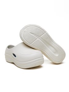 รองเท้าแตะแบบสวมหัวหนาสำหรับเพิ่มความสูง Reemustered Yuan Yiqi รองเท้าครัวแบบสวมสบายสำหรับทุกเพศทุกวัย