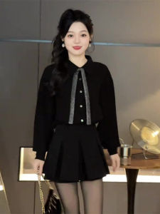 ชุดเสื้อเชิ้ตคอโปโลแขนยาวสีดำและกระโปรงสั้นเอวสูง ชุดสองชิ้นสไตล์เกาหลี ชุดแฟชั่นฤดูใบไม้ผลิและฤดูใบไม้ร่วง