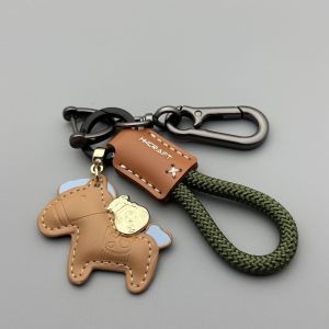 1PC Genuine Leather Car Keychain Minimalist Key Holder with Premium Strap Durable Key Ring for Men Women Couple Gift