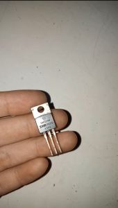 Perawatan Kendaraan dengan Suku Cadang Elektronik IC TR IRFZ24N