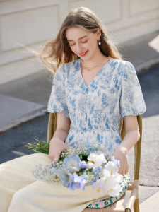 XIANGYING | Floral V-neck Short Sleeve Waist-accentuating Peasant Blouse