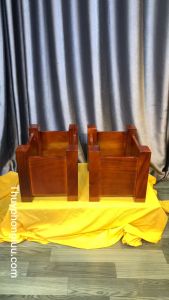 Đôn chân loa 4 chân tứ trụ trơn gỗ hương nguyên khối