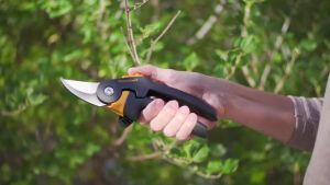 Fiskars กรรไกรตัดแต่งกิ่งบายพาสกรรไกรตัดสวนความจุ5/8นิ้วกรรไกรทำสวนพร้อมใบมีดเหล็กคมกันสนิม