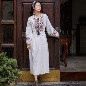 ชุดเดรสยาวผ้าลินินปักลายสไตล์ชาติพันธุ์ Yunnan ชุดไปเที่ยวทะเล ชุดทำงานลำลอง ชุดไปงานปาร์ตี้ ชุดเดรสยาวสีแดง ชุดเดรสยาวคอตตอนสำหรับผู้หญิง