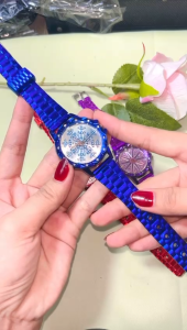 【Promos】 jam tangan wanita dengan tali silikon yang stylish. Stoknya terbatas. Segera lakukan pembelian sebelum kehabisan!