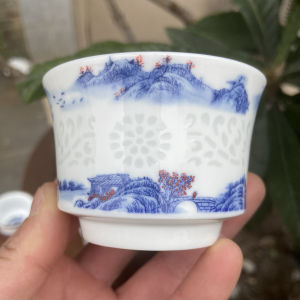 Blue And White Porcelain Tea Cup Chinese Style Home Use Gongfu Tea Set Drinking Tea Cup for Master Underglaze Ceramic Cup