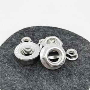 Bu Lông Khóa Mặt Bích Thép Không Gỉ 304 DIN6923 Răng Cưa Chống Trượt Thiết Kế Liền Khối Dùng Cho Ô Tô Và Máy Móc