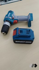 TOTAL Cordless Impact Drill 20V incl. 2x Battery 1x Charger 1x Screwdriver Bit 3x Masonry Bits Box - TIDLI20145