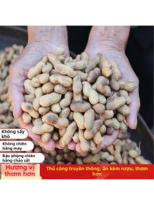 Đậu Phộng Rang Bằng Tay trong Chảo với Cát