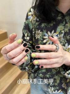 สติกเกอร์เล็บทรงสั้นสีดำ ลายแอปเปิ้ลเขียว ดีไซน์เรียบง่าย ดูหรูหรา สำหรับฤดูร้อน แผ่นเล็บสวมใส่แบบอบสดใหม่ สำหรับผู้หญิง