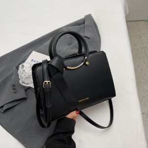 Elegant Red Wedding Tote Bag Large Capacity Ladies Handbag Shoulder Bag Crossbody Bag Soft PU Material Zipper Closure British Style