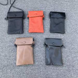 สไตล์เกาหลี กระเป๋าโทรศัพท์มือถือหนังวัวชั้นบนสุดทุกเพศแฟชั่นฤดูร้อนมาใหม่ล่าสุดทหารผ่านศึกการออกแบบมีให้เลือกทั้งชายและหญิง