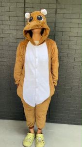 🧣หนาวนี้ไม่ต้องกลัว จับจองเลย! มาสคอตเด็ก แฟนซีเด็ก สุดน่ารัก ✨ ฮิปโปน้อย น้องหมูเด้ง 🦛 สุดฮิต เนื้อผ้าดีมาก นุ่มนิ่มสุดๆ วัสดุอย่างดี ใส่สบาย (**ไซส์เด็ก**)