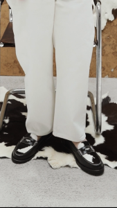 [ PRE-ORDER ] LONDON BROWN - WESTYN II รองเท้าหนังทรง PENNY LOAFER ลายขนวัว มาพร้อมดีเทลเหรียญเพนนี