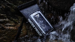 กระเป๋ากันน้ำหน้าจอสัมผัสขนาด 2 ลิตรสำหรับเดินป่า ล่องแก่ง ล่องแพ เล่นเซิร์ฟ เรือคายัค กระเป๋าสำหรับกีฬากลางแจ้ง