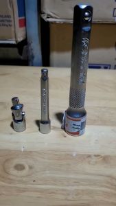 Đầu nối dài khẩu 1/2 hoặc 1/4 hoặc đầu lắc léo 1/4  nối dài tuýp size 1/2 (đầu lớn) dài 12.5cm 1/4 ( đầu nhỏ) dài 7cm hoặc  đầu lắc léo 1/4  Dụng cụ nối đầu tuýp dài hơn chất liệu thép CRV siêu cứng  Cửa Hàng Nam