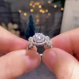 Huitan Aesthetic Design Womens Wedding Rings with Brilliant Cubic Zirconia Stone Graceful Proposal Engage Rings Fashion Jewelry