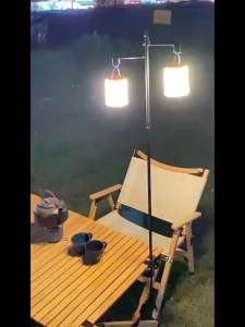 สำหรับโคมแขวน ไฟตะเกียงแค้มปิ้ง ไม้แขวนโคมไฟตะเกียงตั้งแคมป์ตั้งโต๊ะแบบถอดได้โคมไฟที่วางไฟแบบพกพาอุปกรณ์เดินป่าสำหรับนักท่องเที่ยว เสาแขวนไฟแคมป์ปิ้ง เสาแขวนไฟ ตะขอ แบบพกพา ถอดออกได้