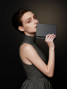IBIP | Touchscreen 2-in-1 Business Laptop Mini 10.5 Inches