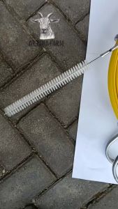 Pembersih Pipa Nipple Alat Minum Ternak Ayam Puyuh Bonus Sikat 8 pcs