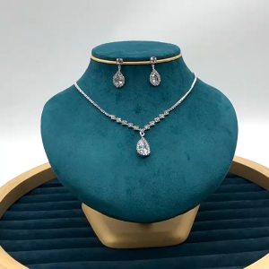 เซตสร้อยคอ+ต่างหูเพทายหยดน้ำ หรูหรา ใส่ออกงาน งานแต่ง ปังทุกลุค