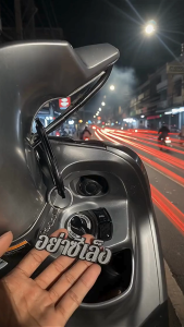 พวงกุญเเจตามสั่ง เปลี่ยนคำได้ ติดรถเท่ๆ ใช้คู่ สติ๊กเกอร์ตกแต่งมอเตอร์ไซค์ ไม่ซำ้ใคร สำหรับตกแต่งและเปลี่ยนแปลงชื่อได้ตามต้องการ